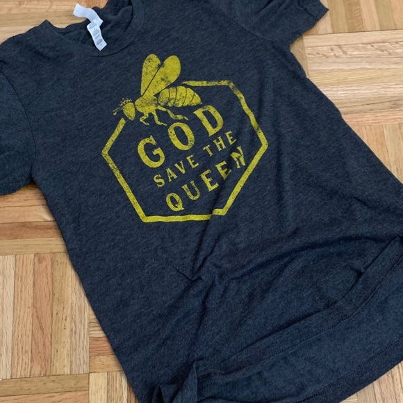 Women’s S - Charcoal T-Shirt - Queen Bee - Mustard Graphic - Picture 1 of 11